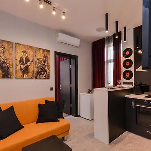 dream-apartments-rocknroll-one-bedroom.sofiahotelsbg.com/